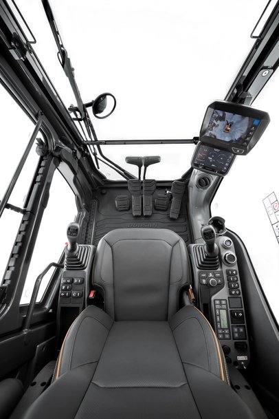 New Doosan 21 t Excavators in Three Different Configurations
